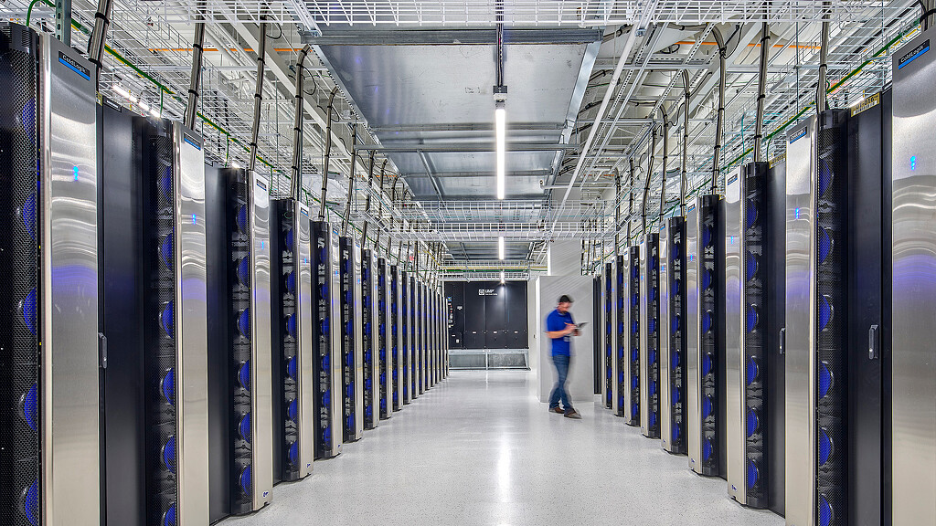 Серверна дата-центр інфраструктура — діагностика та стабільність роботи сайту